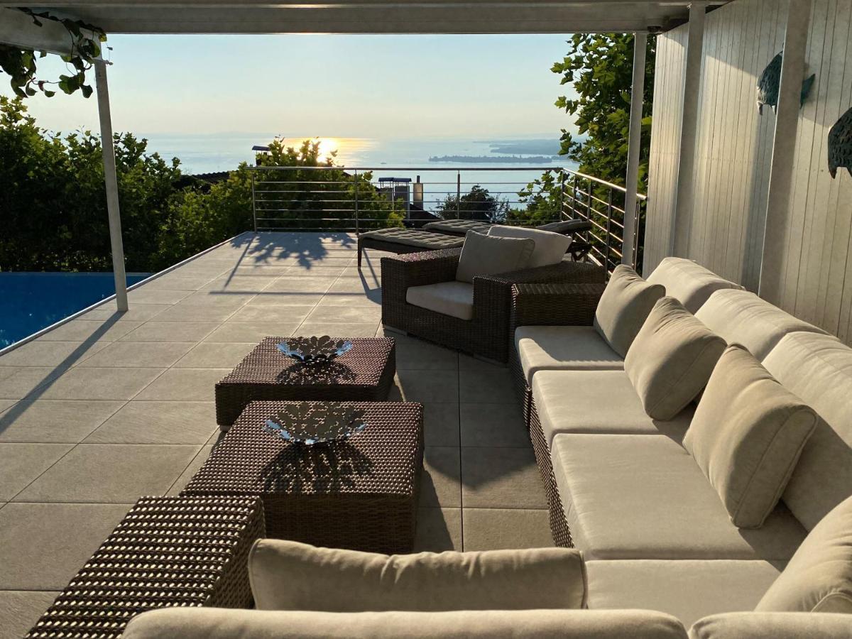 Villa Uber Dem Bodensee - Hauptwohnung Lochau Exterior photo